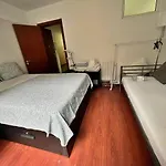 Alloggio in famiglia In 11 Minutes From Lisbon Queluz