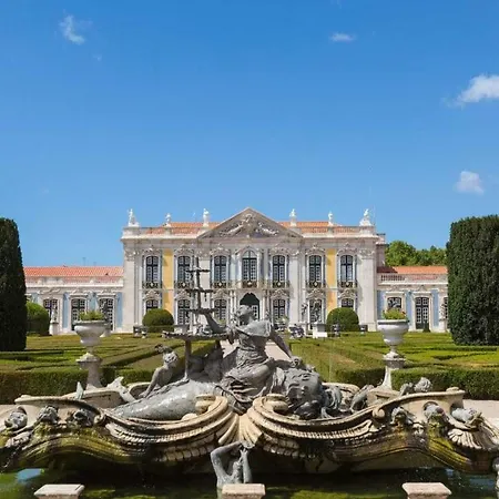 In 11 Minutes From Lisbon Queluz
