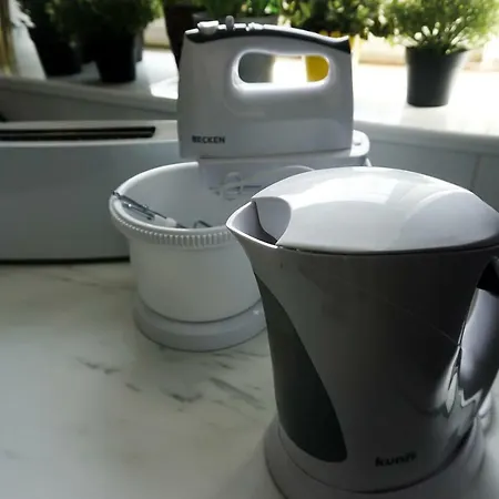 In 11 Minutes From Lisbon * Queluz